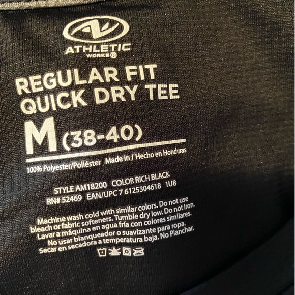 Size Medium Men’s Athletic Regular Fit Quick Dry Tee - Picture 5 of 5